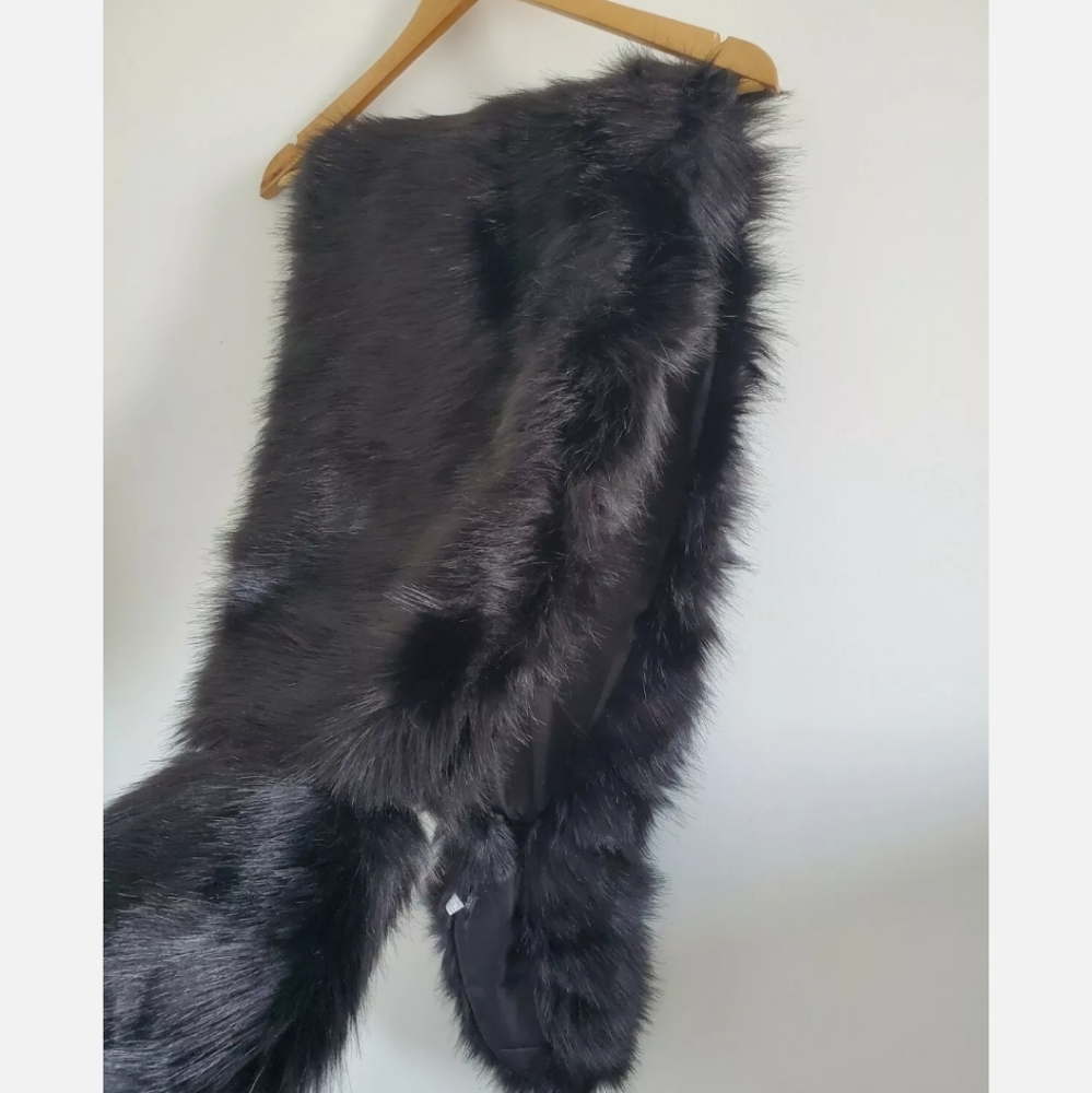Yaya & Co. Faux Fur Shawl Wrap Scarf - Picture 5 of 9